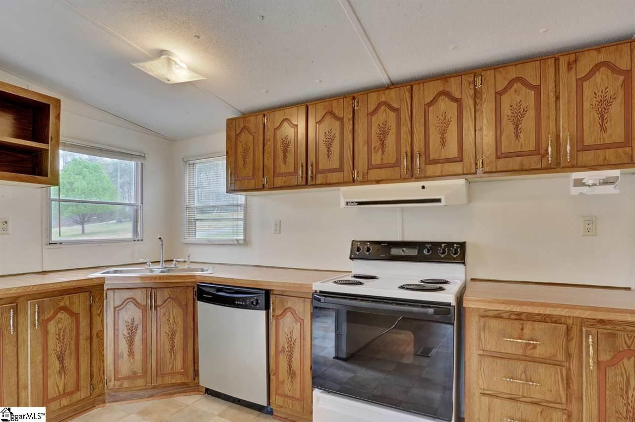 135 Coster Road Travelers Rest, SC 29690 - Photo 6 of 31 Includes all appliances!