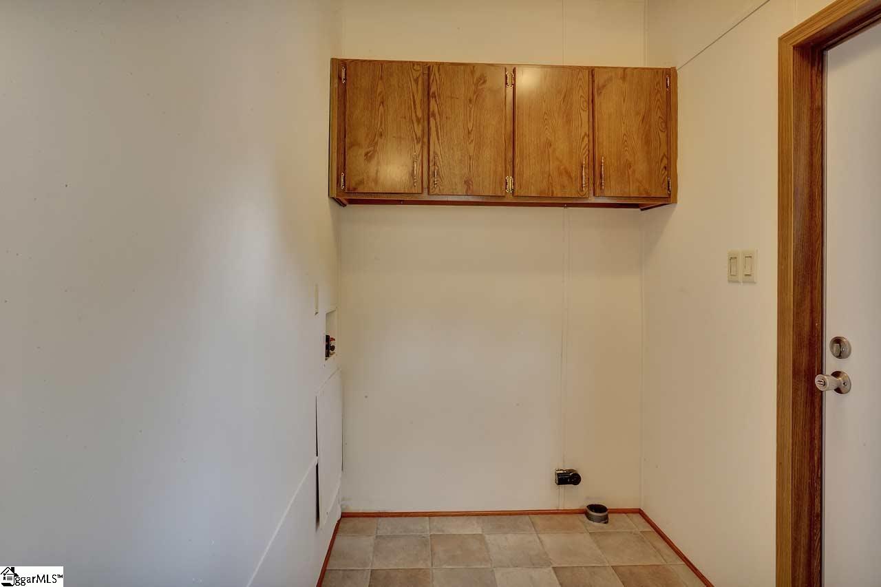 135 Coster Road Travelers Rest, SC 29690 - Photo 8 of 31 Gallery Image 8