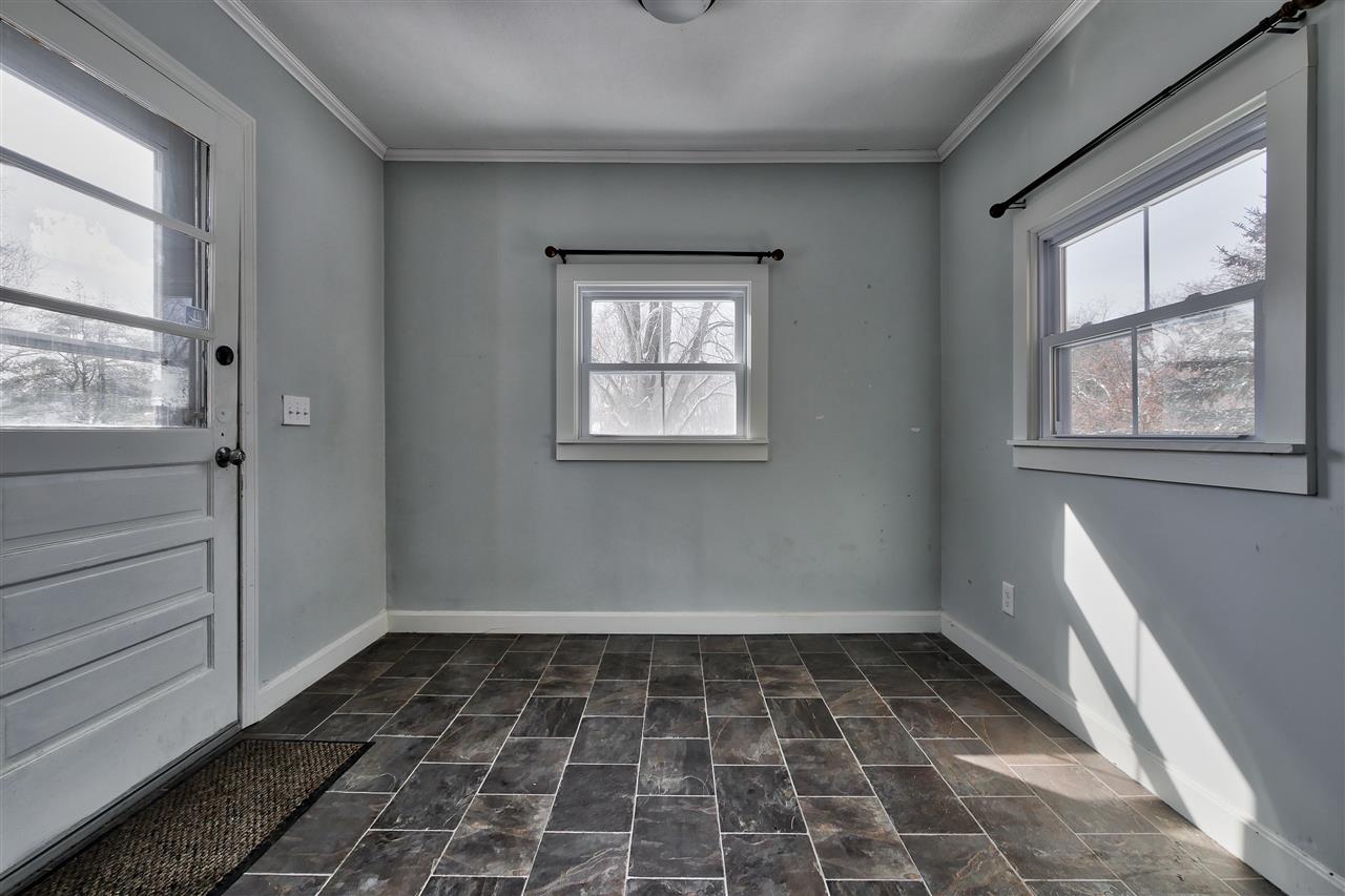 40 Mammoth Road Manchester, NH 03109 - Photo 2 of 29