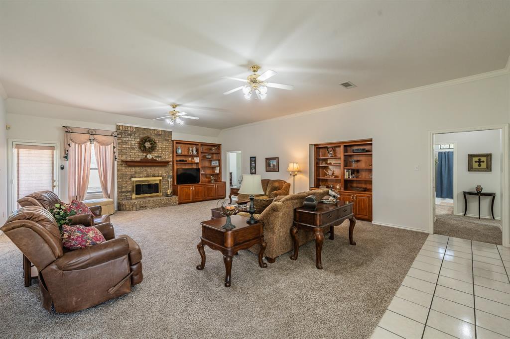 2305 Floyd Hampton Road Crowley, TX 76036 - Photo 6 of 40