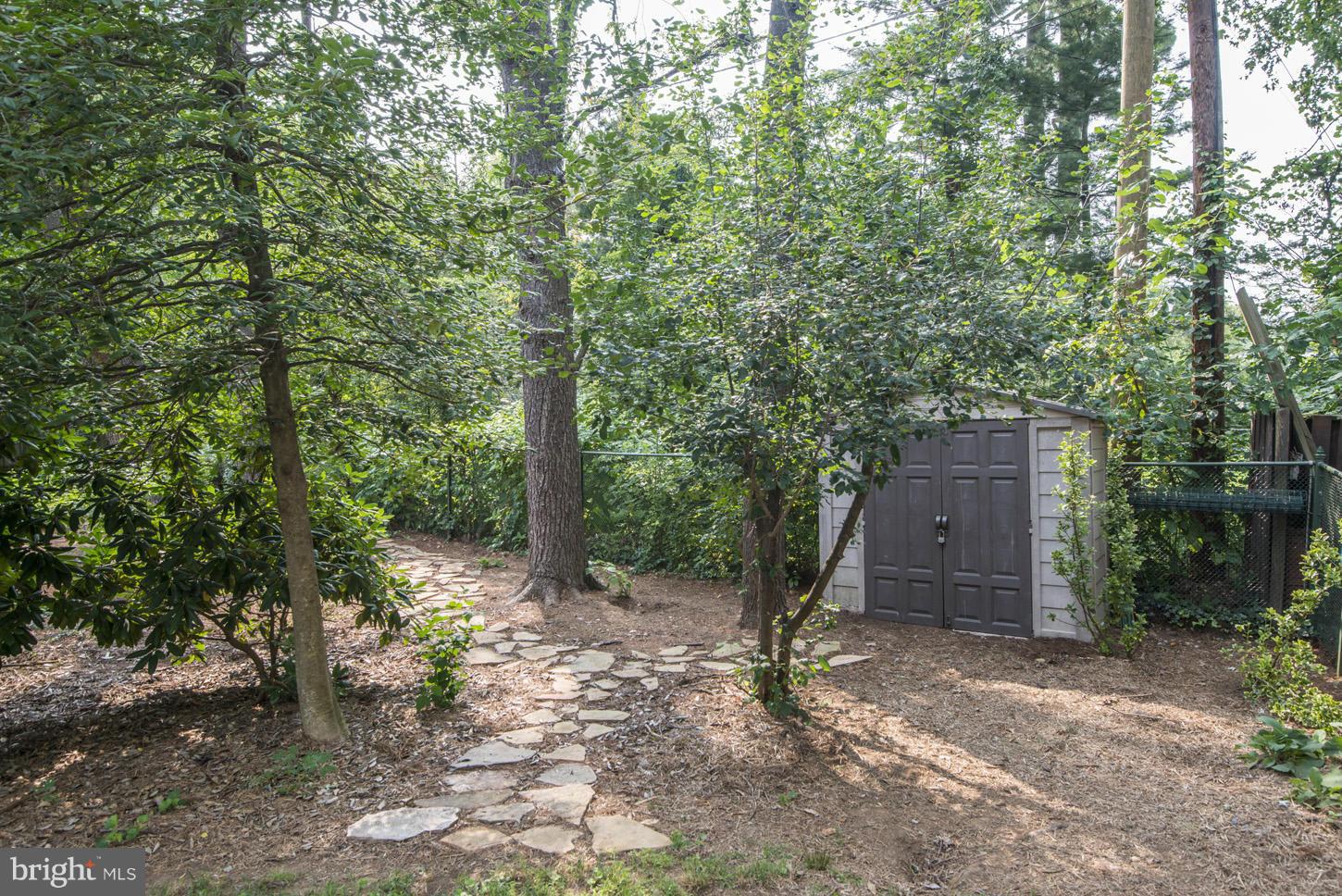 121 Greenbrier Road Towson, MD 21286 - Photo 16 of 17 Exterior (General)