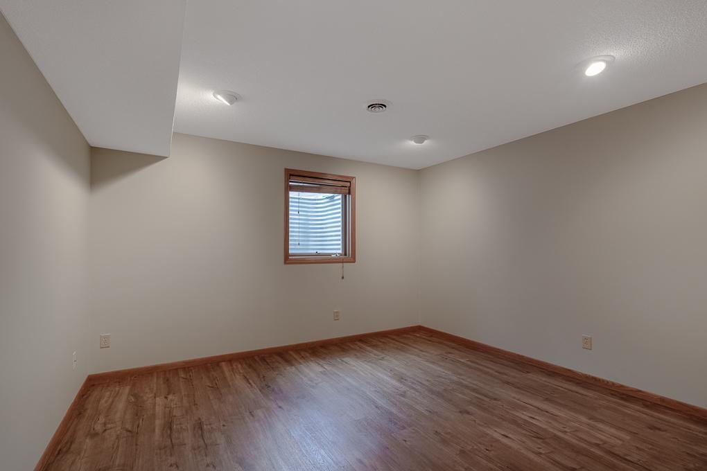 109 Creative Court Mankato, MN 56001 - Photo 37 of 46