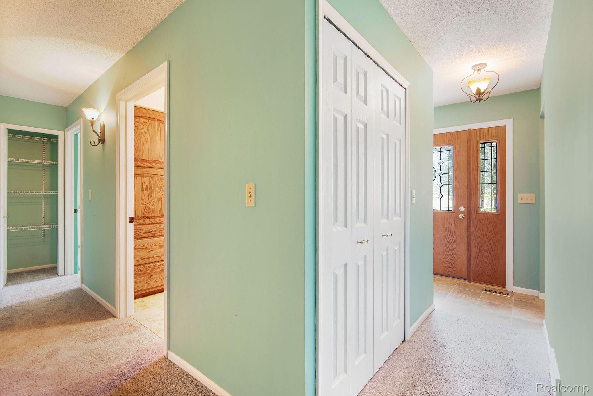 10436 Halsey Road Grand Blanc, MI 48439 - Photo 15 of 37 Beautiful entry way with leaded glass front door