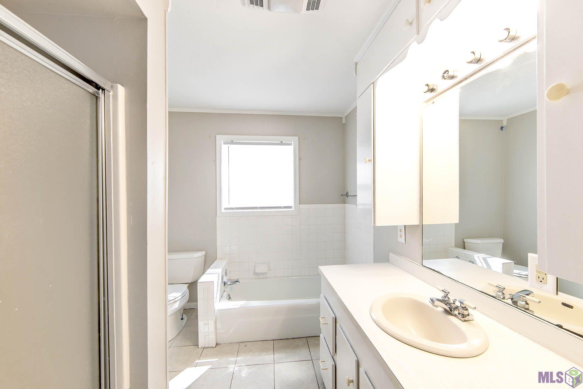 133 Bayou Blue Bypass Road Gray, LA 70359 - Photo 10 of 17 Bathroom