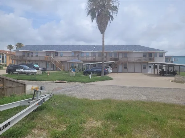 $1,350 | 13958 Fortuna Bay Drive, Unit E, Corpus Christi, TX 78418