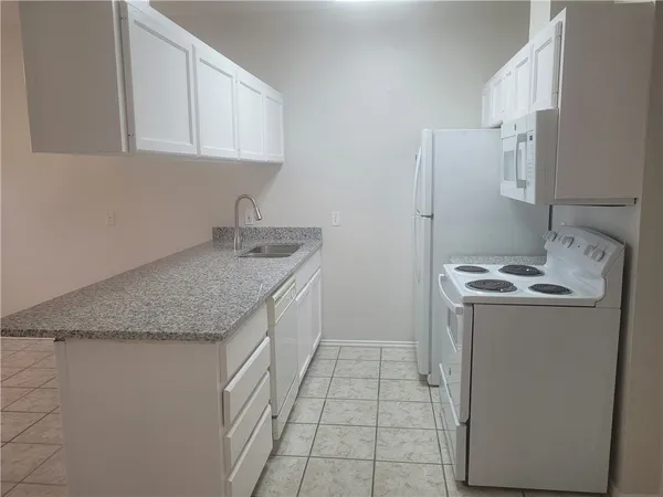 $1,350 | 13958 Fortuna Bay Drive, Unit E, Corpus Christi, TX 78418