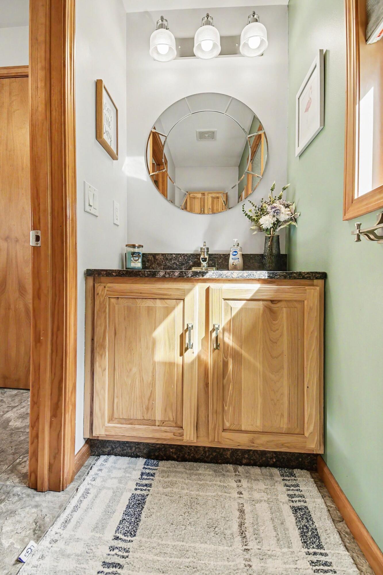 6333 Blackmar Road Bridgeport, MI 48722 - Photo 23 of 32 Bathroom