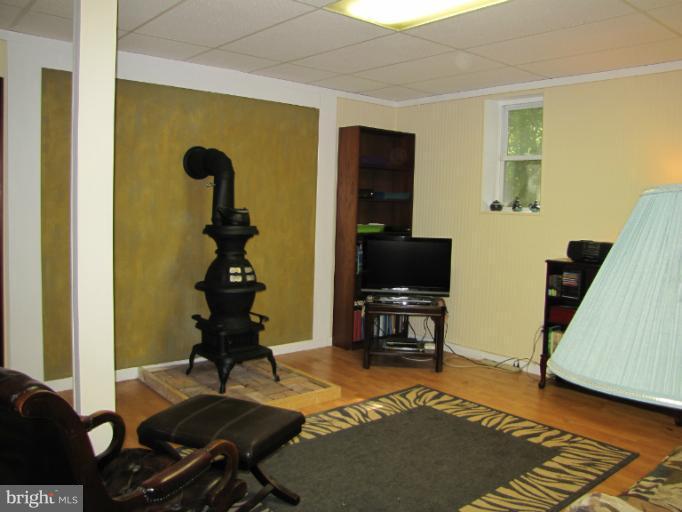 7203 Edgemont Road Frederick, MD 21702 - Photo 21 of 28 a great room to relax