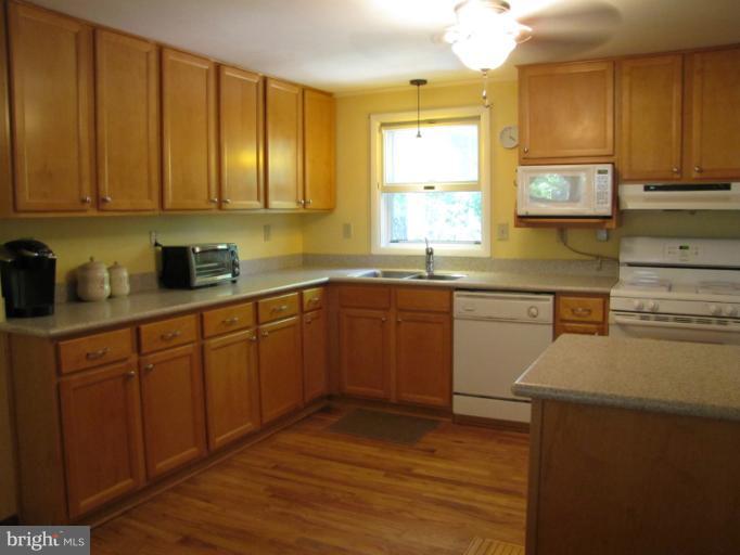 7203 Edgemont Road Frederick, MD 21702 - Photo 22 of 28 Spacious Counter space in Remodeled Kitchen