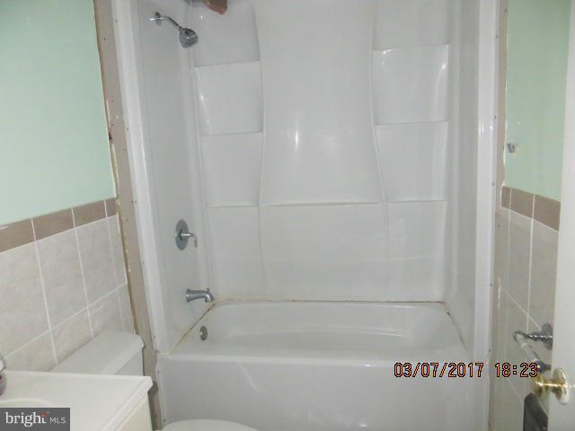 2085 Park Trail Road Baltimore, MD 21244 - Photo 17 of 17 Bath