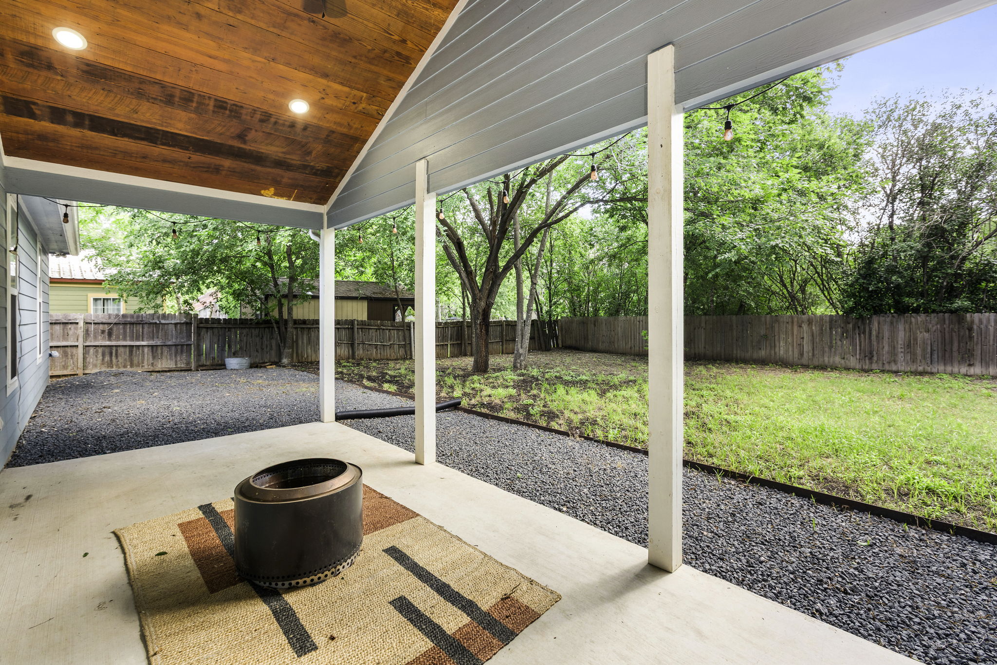700 South Church Street Lockhart, TX 78644 - Photo 31 of 37 Large, covered patio in the backyard.