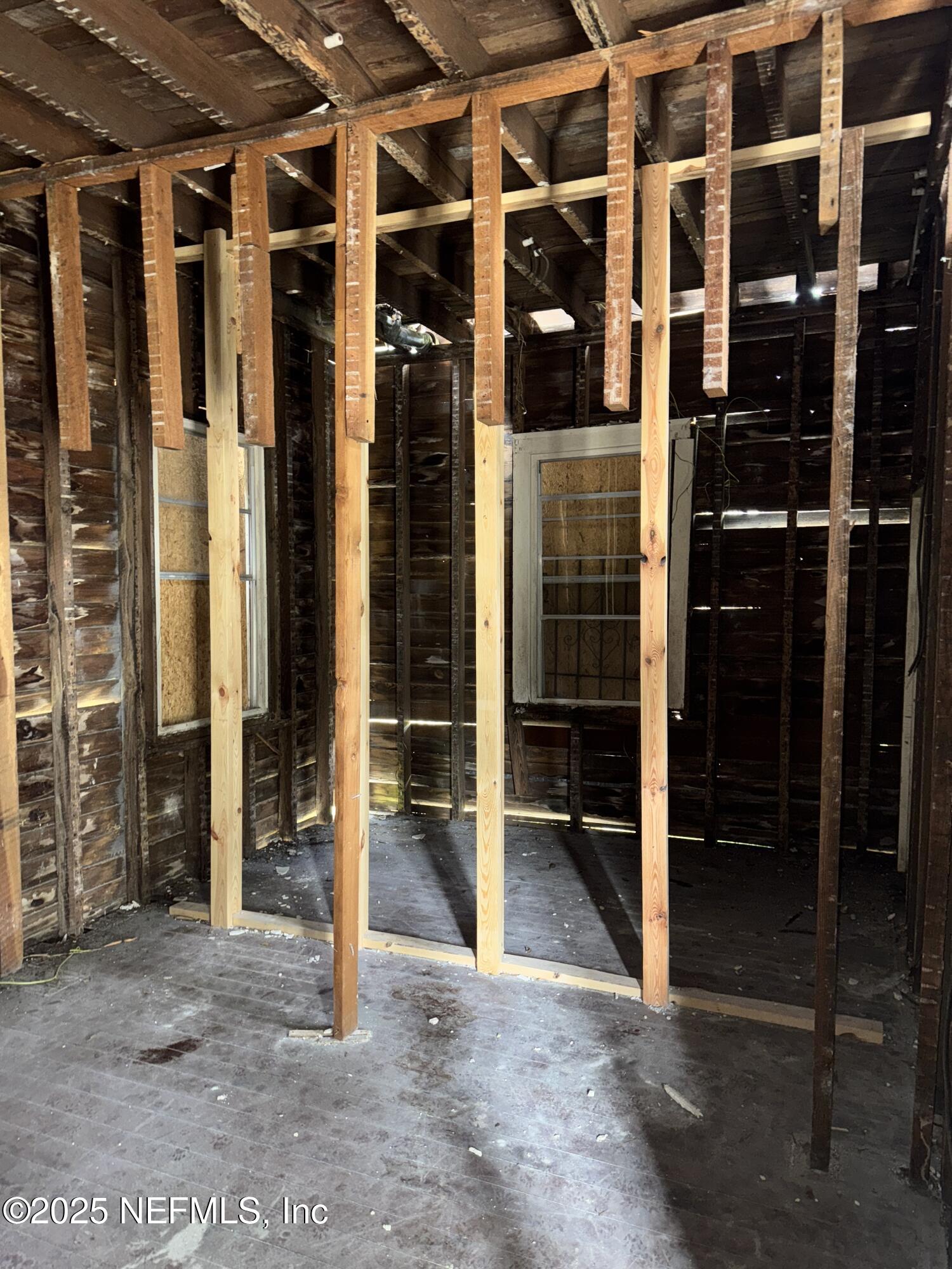 95 Oneida Street St. Augustine, FL 32084 - Photo 5 of 15 a view of a entryway with a room