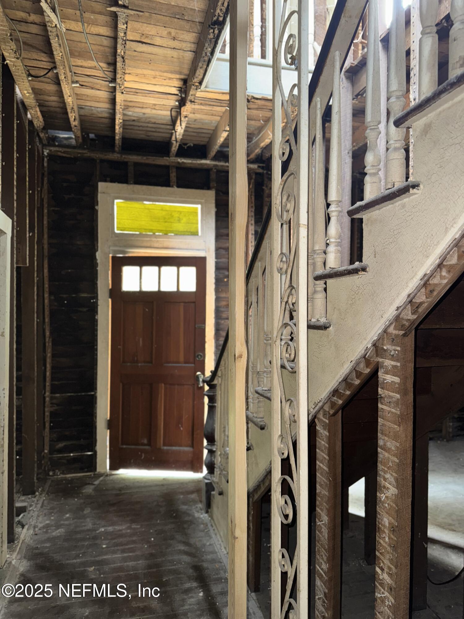 95 Oneida Street St. Augustine, FL 32084 - Photo 8 of 15 a view of an entryway