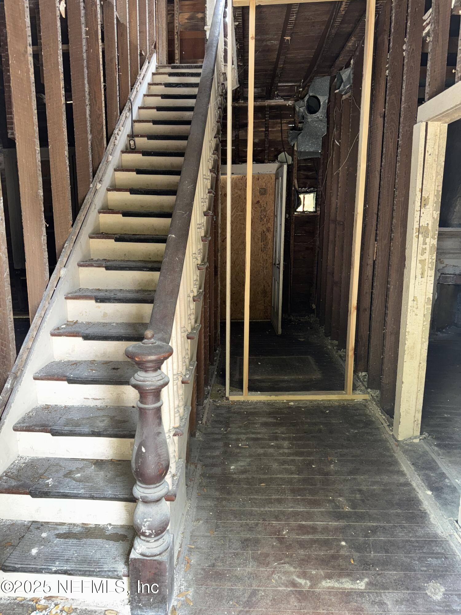 95 Oneida Street St. Augustine, FL 32084 - Photo 9 of 15 a view of entryway