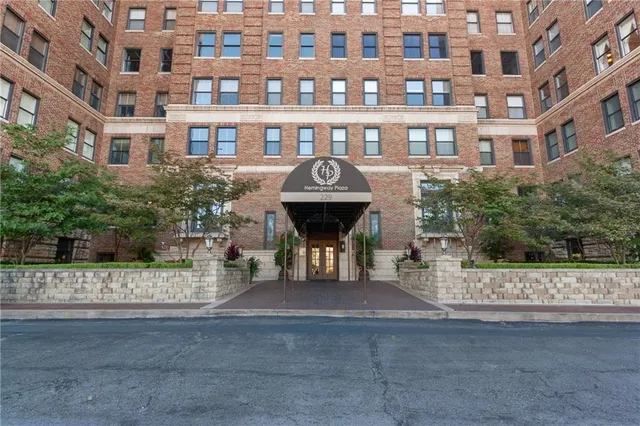 $879,000 | 229 Ward Parkway, Unit 301B AND 302B, Kansas City, MO 64112