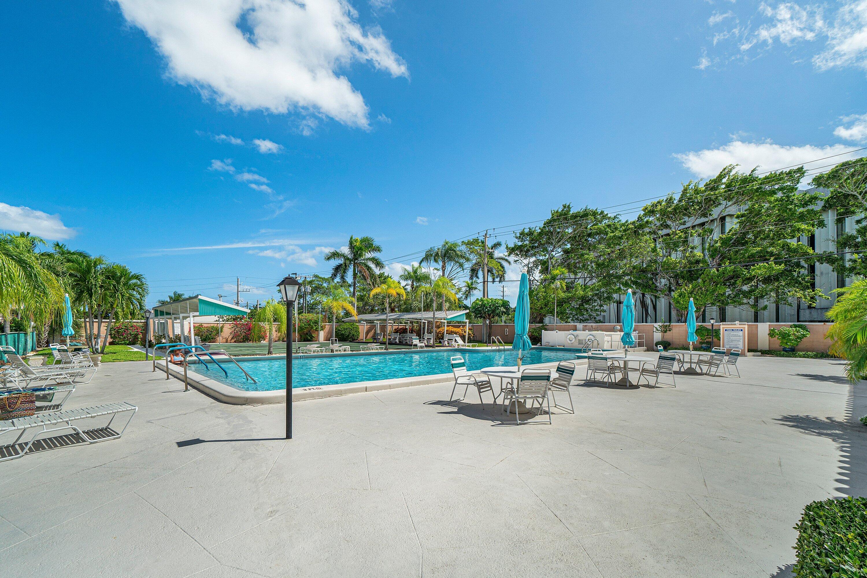 400 Northeast 20th Street, Unit D101 Boca Raton, FL 33431 - Photo 29 of 40 pool