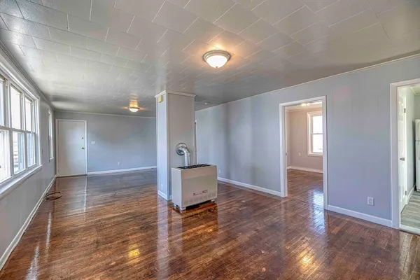 $2,000 | 1636 South Main Street, Unit 2, Fall River, MA 02724