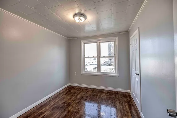 $2,000 | 1636 South Main Street, Unit 2, Fall River, MA 02724