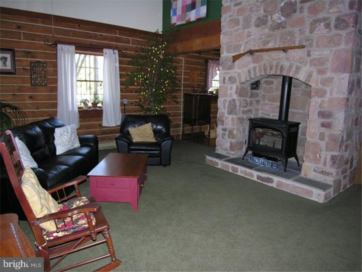 893 Rock Run Road Pottstown, PA 19465 - Photo 1 of 25 Living Room