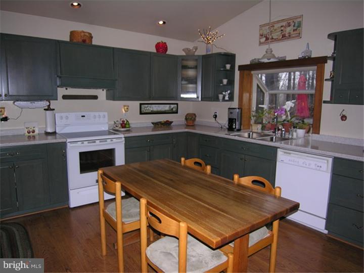 893 Rock Run Road Pottstown, PA 19465 - Photo 5 of 25 Gallery Image 5