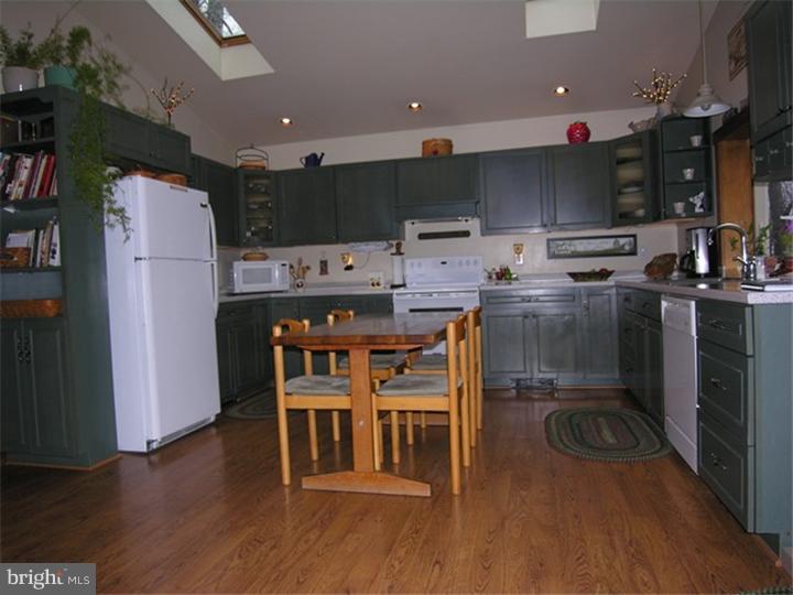 893 Rock Run Road Pottstown, PA 19465 - Photo 6 of 25 Gallery Image 6