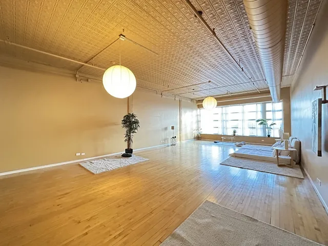 $2,795 | 2412 West North Avenue, Unit 4W, Chicago, IL 60647