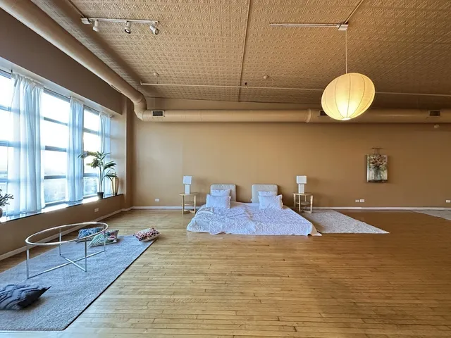 $2,795 | 2412 West North Avenue, Unit 4W, Chicago, IL 60647