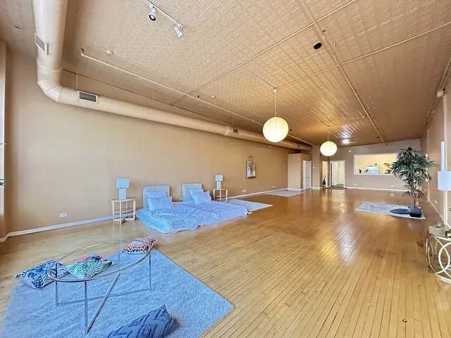 $2,795 | 2412 West North Avenue, Unit 4W, Chicago, IL 60647