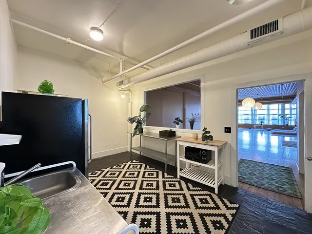 $2,795 | 2412 West North Avenue, Unit 4W, Chicago, IL 60647