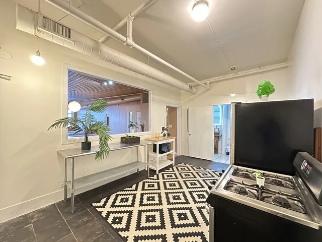 $2,795 | 2412 West North Avenue, Unit 4W, Chicago, IL 60647