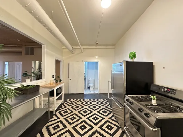 $2,795 | 2412 West North Avenue, Unit 4W, Chicago, IL 60647