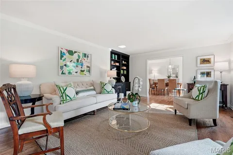 $679,000 | 2007 Firethorn Drive, St. Louis, MO 63131