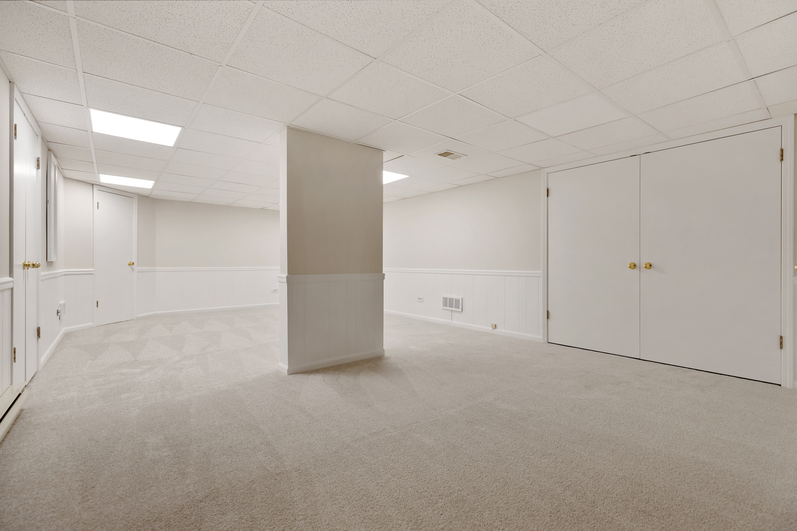 14707 Hollow Tree Road Orland Park, IL 60462 - Photo 37 of 47 a view of an empty room