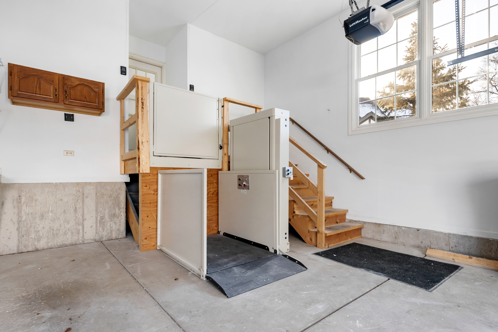 14707 Hollow Tree Road Orland Park, IL 60462 - Photo 40 of 47 a view of an entryway with workspace