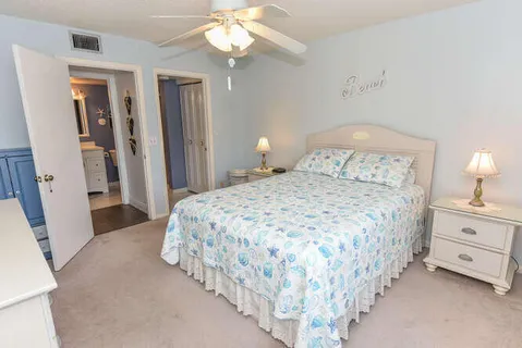 $139,000 | 305 Knotty Pine Circle, Unit D2, Greenacres, FL 33463
