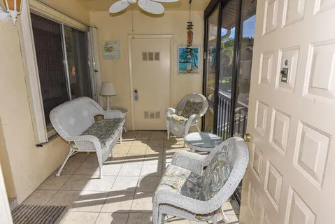 $139,000 | 305 Knotty Pine Circle, Unit D2, Greenacres, FL 33463