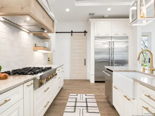 $1,250,000 | 8030 Colonial Woods, Boerne, TX 78015