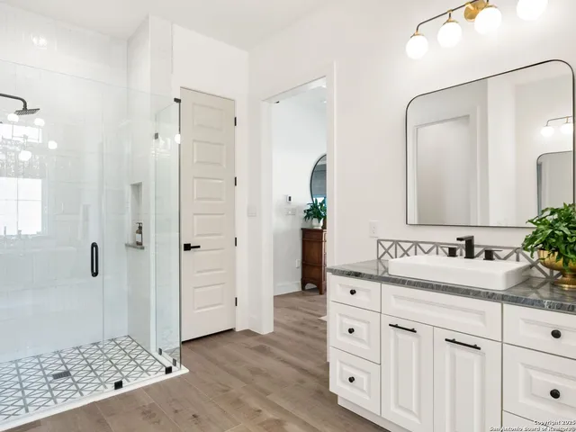 $1,250,000 | 8030 Colonial Woods, Boerne, TX 78015