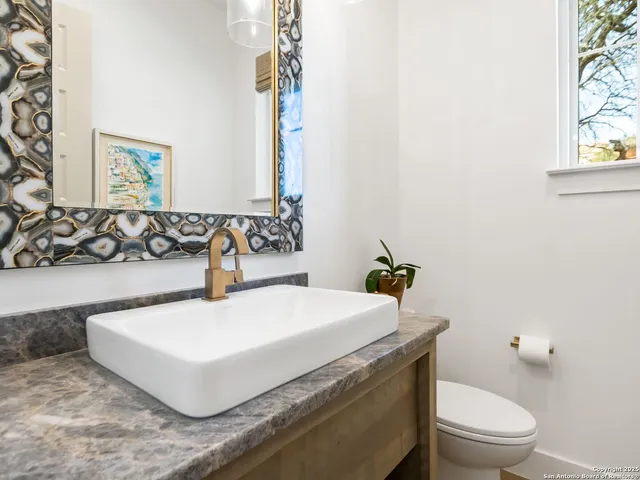 $1,250,000 | 8030 Colonial Woods, Boerne, TX 78015