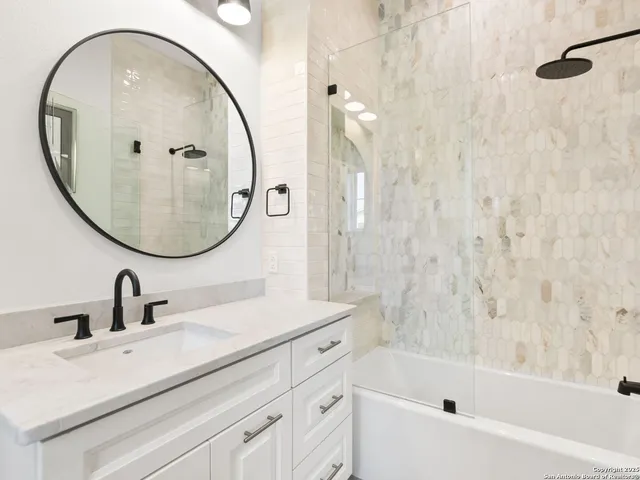 $1,250,000 | 8030 Colonial Woods, Boerne, TX 78015