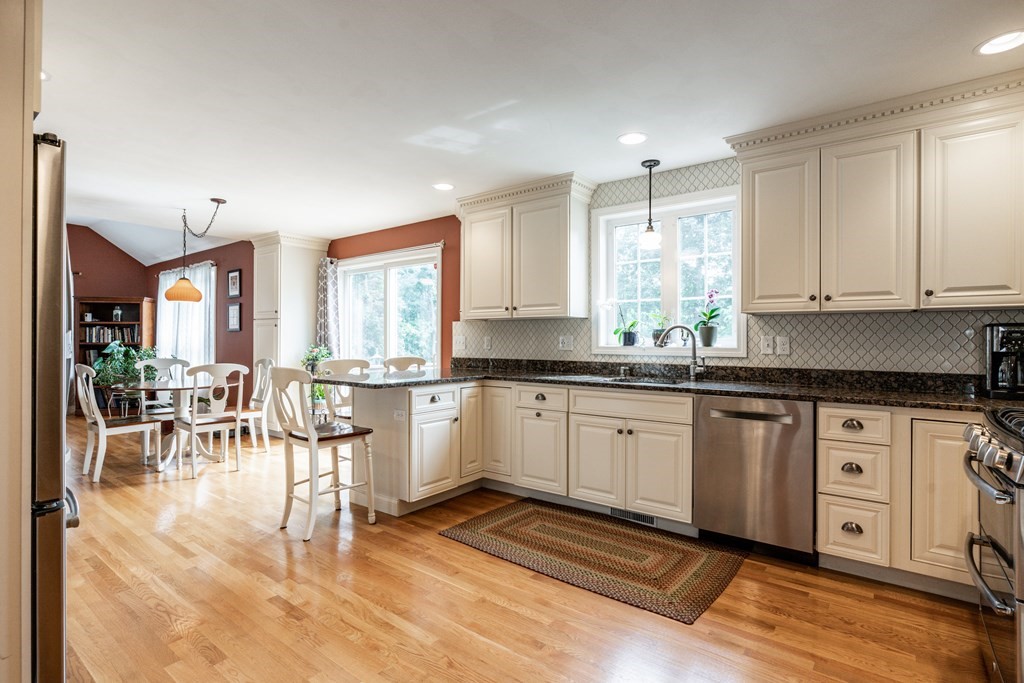 29 Garden Road Stoneham, MA 02180 - Photo 8 of 41 Gallery Image 8