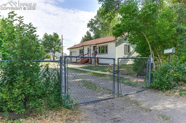a house view with a outdoor space