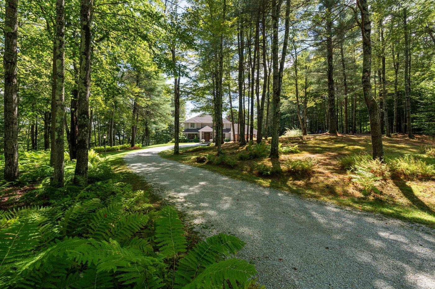 21 Pinnacle Point Moretown, VT 05660 - Photo 2 of 34