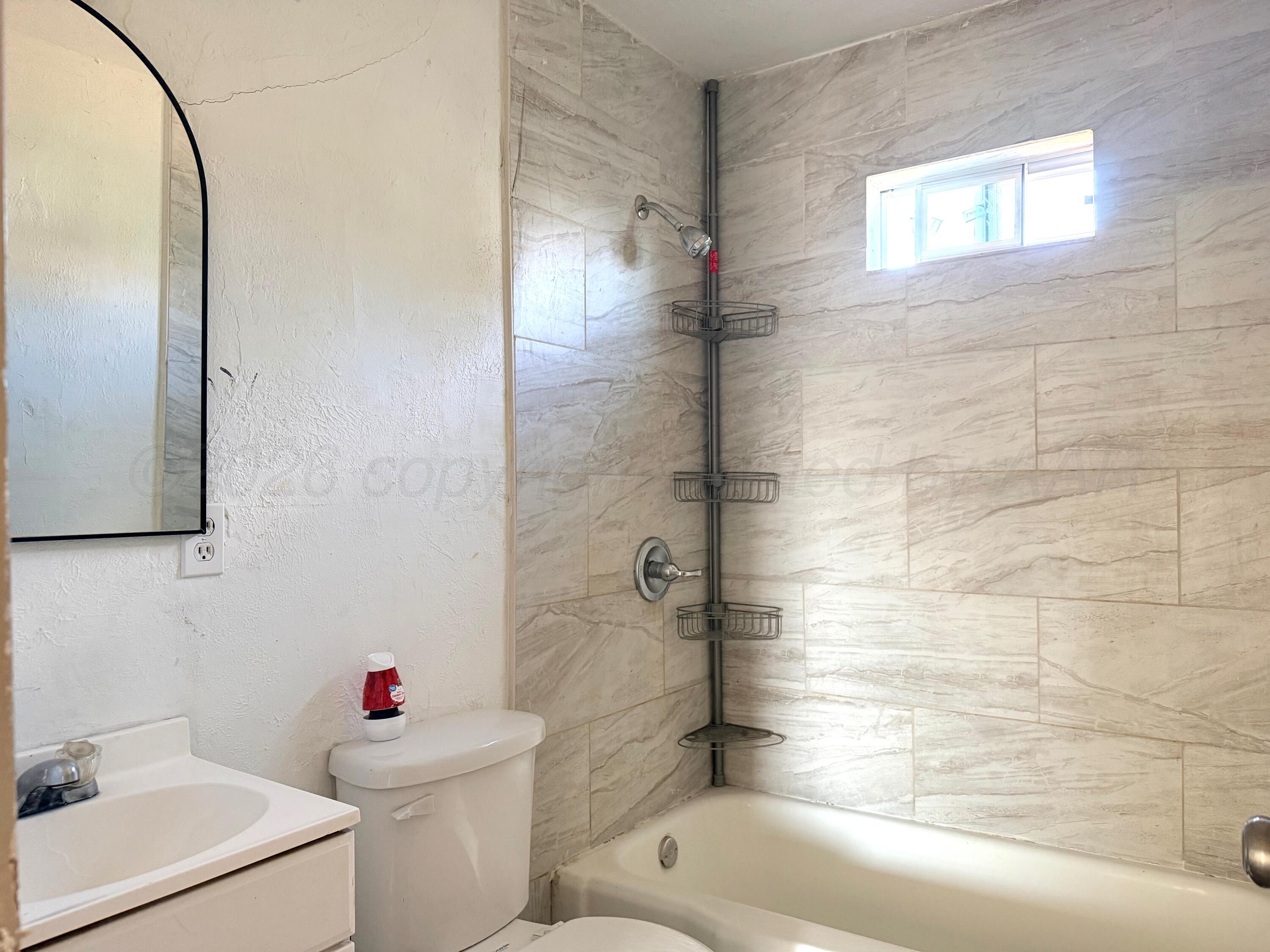2912 Ridgemere Boulevard Amarillo, TX 79107 - Photo 9 of 13 Bathroom