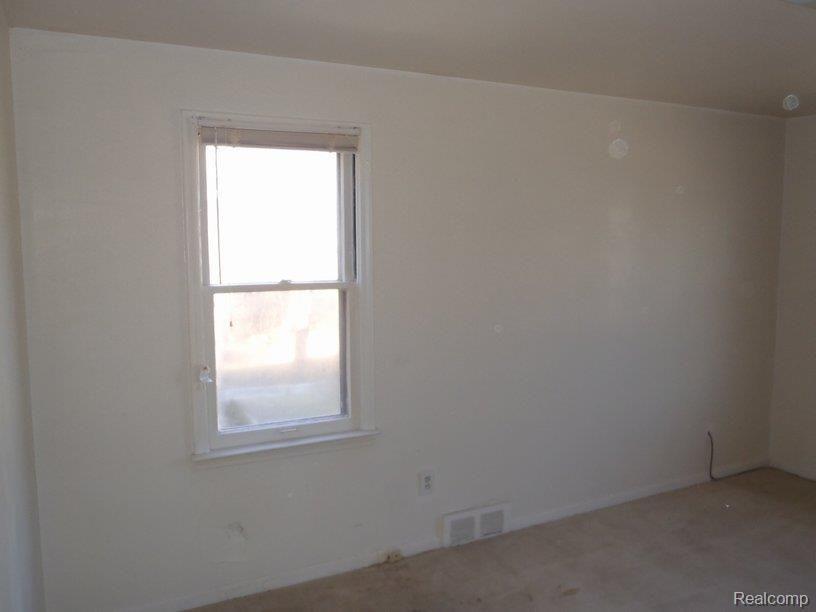 19419 Lahser Road Detroit, MI 48219 - Photo 11 of 13 P3050104.JPG