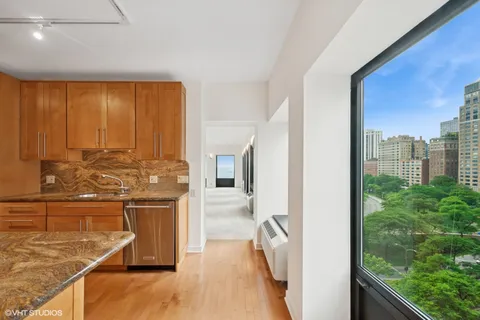 $649,999 | 1100 North Lake Shore Drive, Unit 11B, Chicago, IL 60611