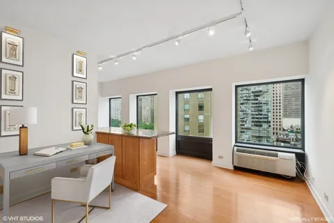 $649,500 | 1100 North Lake Shore Drive, Unit 11B, Chicago, IL 60611