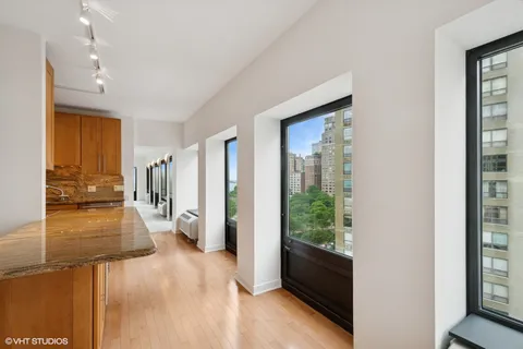$649,999 | 1100 North Lake Shore Drive, Unit 11B, Chicago, IL 60611