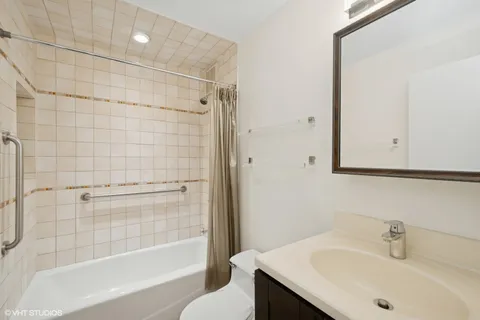 $649,999 | 1100 North Lake Shore Drive, Unit 11B, Chicago, IL 60611