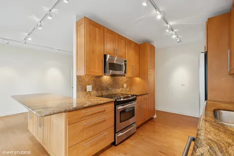 $649,999 | 1100 North Lake Shore Drive, Unit 11B, Chicago, IL 60611